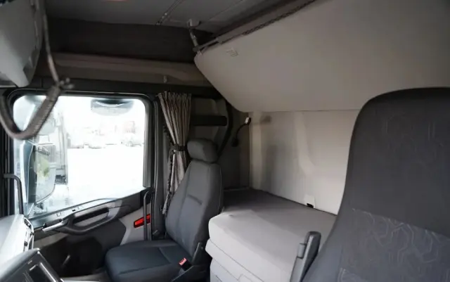 SCANIA S 450 / KLIMA POSTOJOWA / CAŁA NA PODUSZKACH  / NAVI 