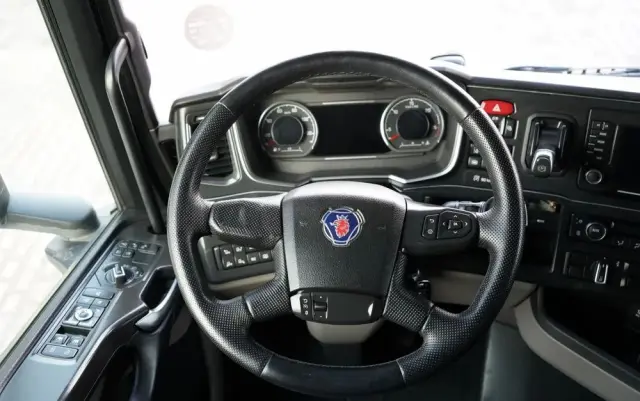 SCANIA S 450 / KLIMA POSTOJOWA / CAŁA NA PODUSZKACH  / NAVI 