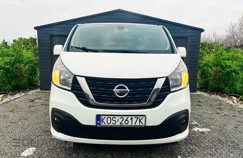 NISSAN NV300 