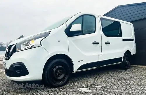 NISSAN NV300 
