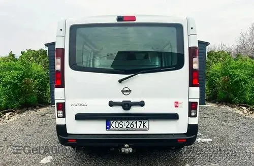 NISSAN NV300 