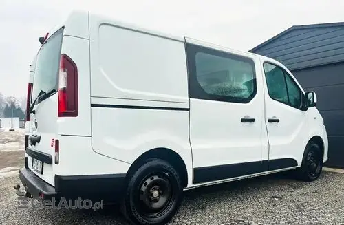 NISSAN NV300 