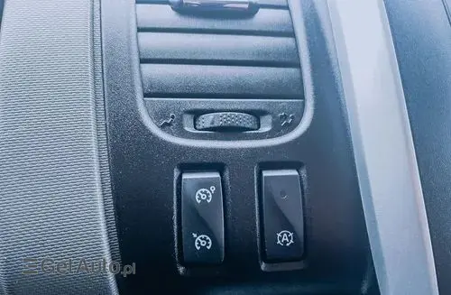 NISSAN NV300 