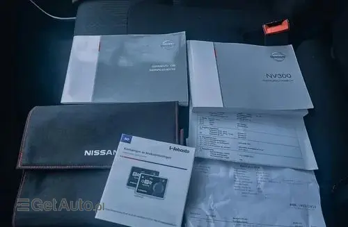 NISSAN NV300 