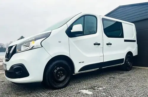 NISSAN NV300 