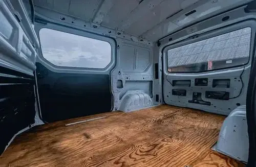 NISSAN NV300 