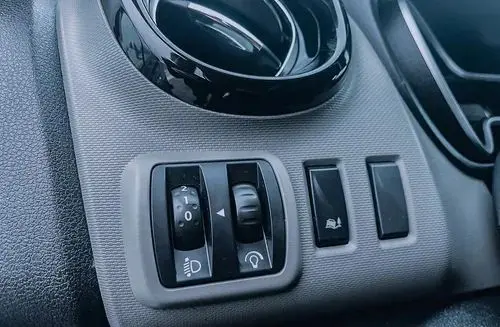 NISSAN NV300 