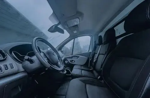 NISSAN NV300 