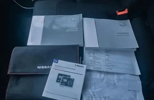 NISSAN NV300 