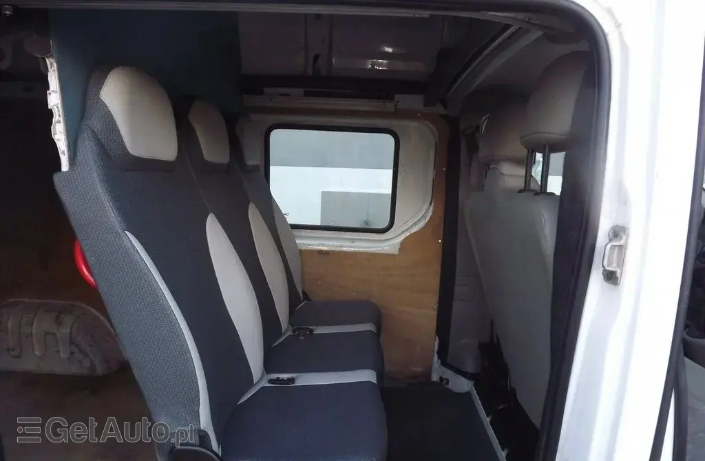 OPEL Vivaro 