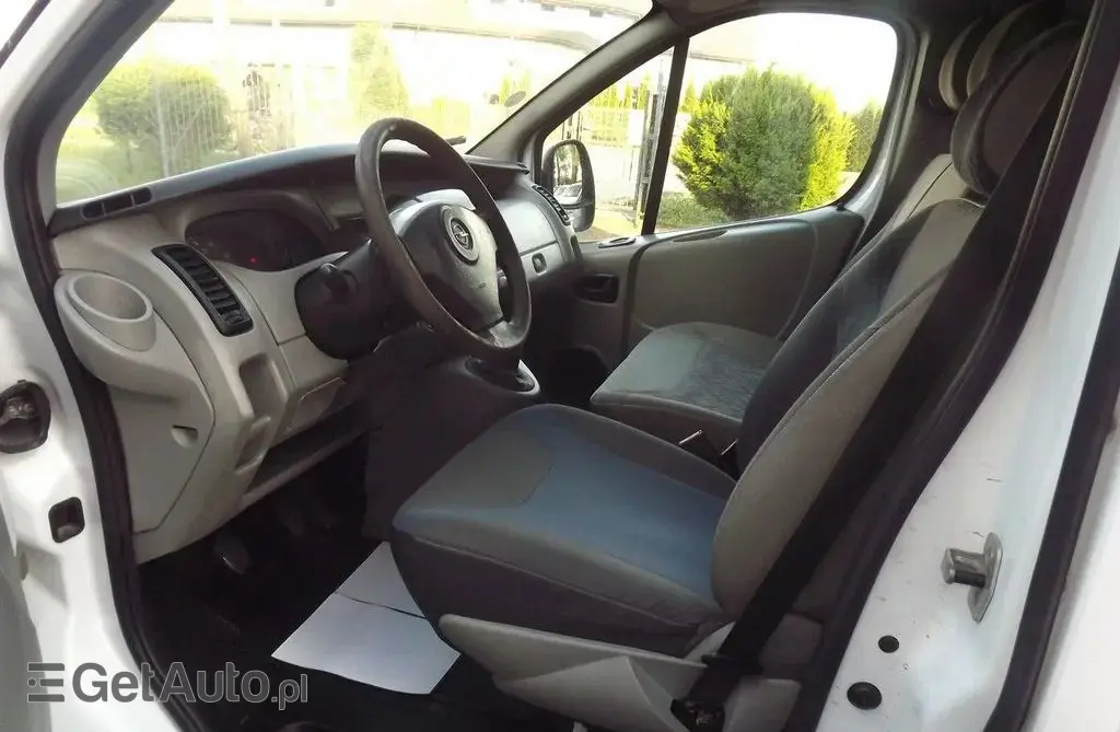 OPEL Vivaro 