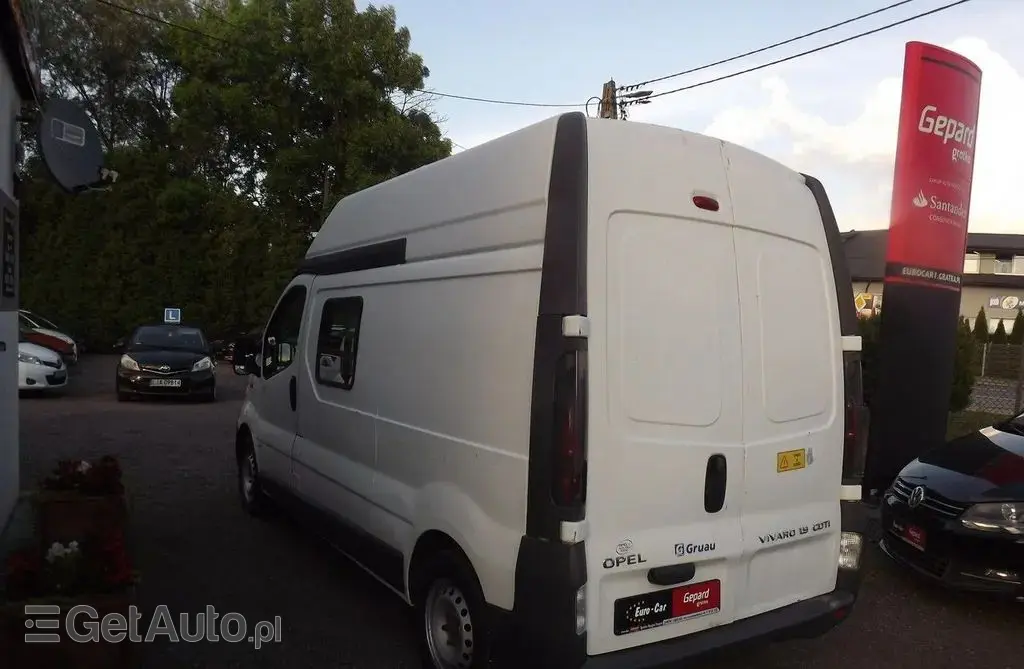OPEL Vivaro 