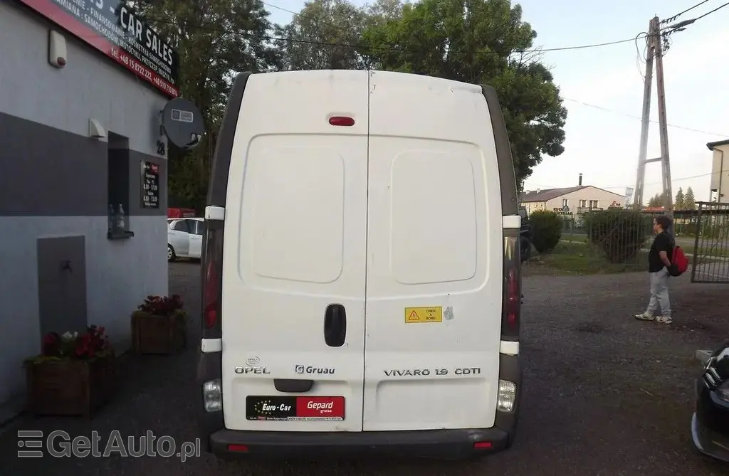 OPEL Vivaro 