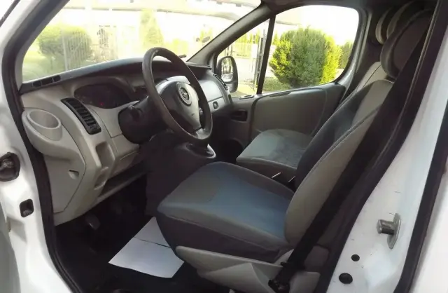 OPEL Vivaro 