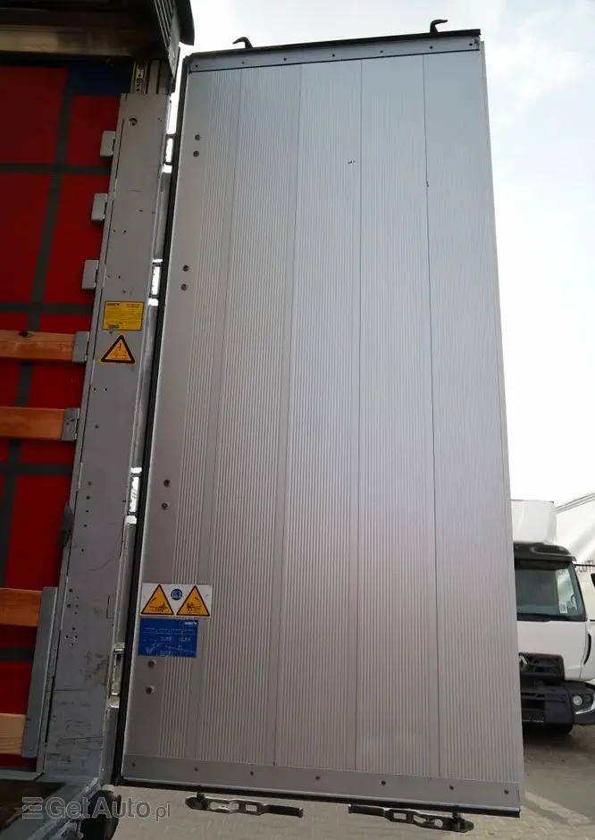 SCHMITZ CARGOBULL FIRANKA  /  VARIOS / 385/55 R22,5 /  OŚ PODNOSZONA /  DACH PODNOSZONY / SAF 