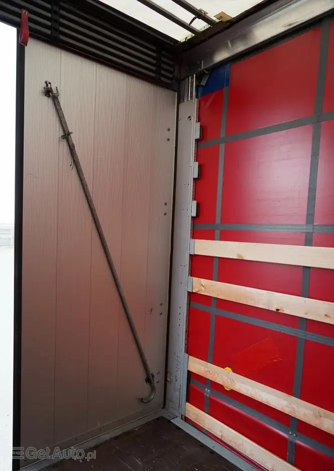 SCHMITZ CARGOBULL FIRANKA  /  VARIOS / 385/55 R22,5 /  OŚ PODNOSZONA /  DACH PODNOSZONY / SAF 