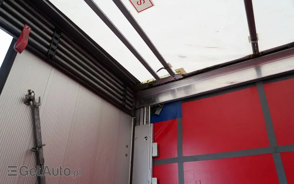 SCHMITZ CARGOBULL FIRANKA  /  VARIOS / 385/55 R22,5 /  OŚ PODNOSZONA /  DACH PODNOSZONY / SAF 