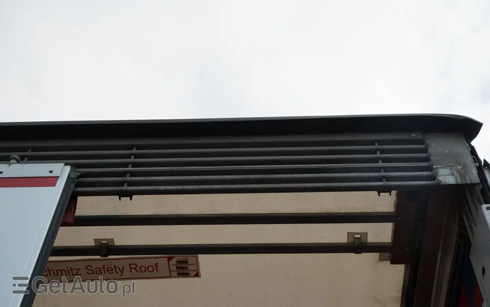 SCHMITZ CARGOBULL FIRANKA  /  VARIOS / 385/55 R22,5 /  OŚ PODNOSZONA /  DACH PODNOSZONY / SAF 