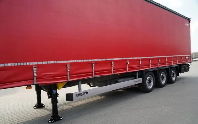 SCHMITZ CARGOBULL FIRANKA  /  VARIOS / 385/55 R22,5 /  OŚ PODNOSZONA /  DACH PODNOSZONY / SAF 