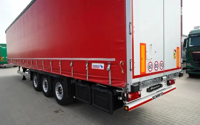 SCHMITZ CARGOBULL FIRANKA  /  VARIOS / 385/55 R22,5 /  OŚ PODNOSZONA /  DACH PODNOSZONY / SAF 