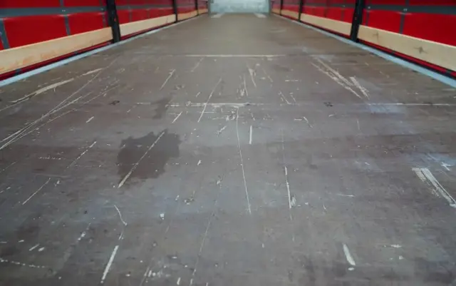 SCHMITZ CARGOBULL FIRANKA  /  VARIOS / 385/55 R22,5 /  OŚ PODNOSZONA /  DACH PODNOSZONY / SAF 