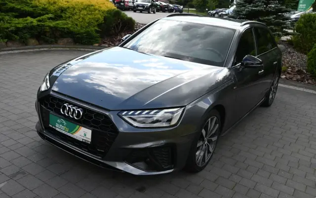 AUDI A4 Avant 35 TFSI S tronic S line