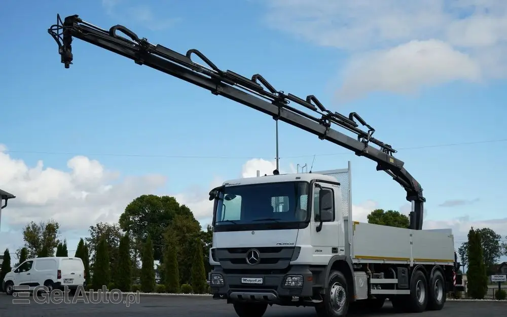 MERCEDES-BENZ ACTROS 2636 / 6x4 / SKRZYNIOWY 6,5 M + HDS HIAB / MOCNA PODŁOGA / STEROWANIE RADIOWE / ROTATOR / SPROWADZONY 