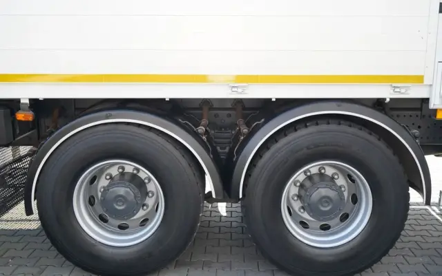 MERCEDES-BENZ ACTROS 2636 / 6x4 / SKRZYNIOWY 6,5 M + HDS HIAB / MOCNA PODŁOGA / STEROWANIE RADIOWE / ROTATOR / SPROWADZONY 