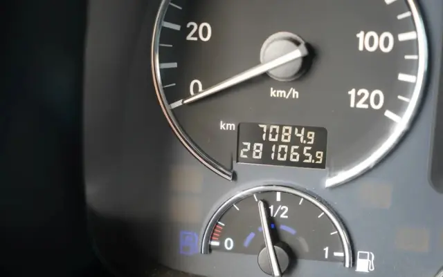 MERCEDES-BENZ ACTROS 2636 / 6x4 / SKRZYNIOWY 6,5 M + HDS HIAB / MOCNA PODŁOGA / STEROWANIE RADIOWE / ROTATOR / SPROWADZONY 