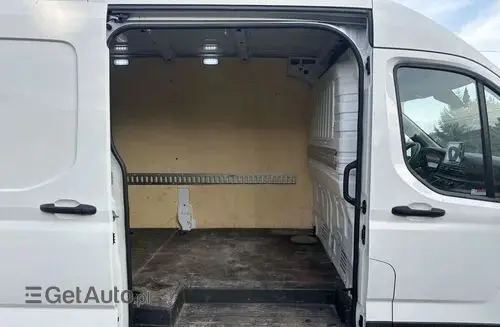 MAXUS Deliver 9 