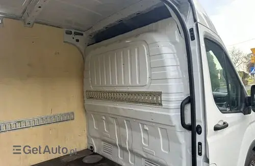 MAXUS Deliver 9 