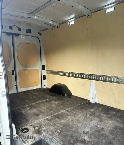 MAXUS Deliver 9 