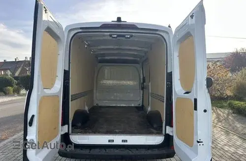 MAXUS Deliver 9 