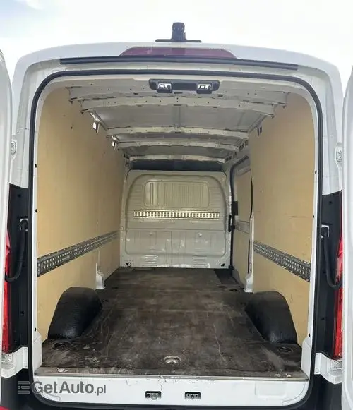 MAXUS Deliver 9 
