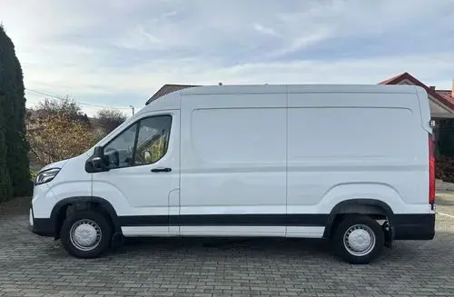 MAXUS Deliver 9 