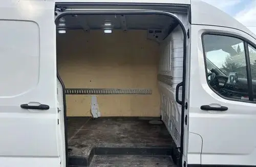 MAXUS Deliver 9 