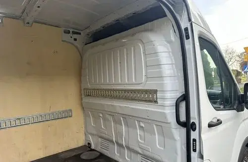 MAXUS Deliver 9 