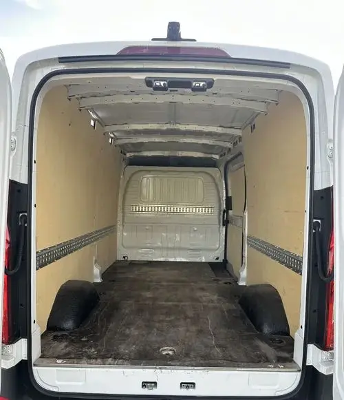MAXUS Deliver 9 