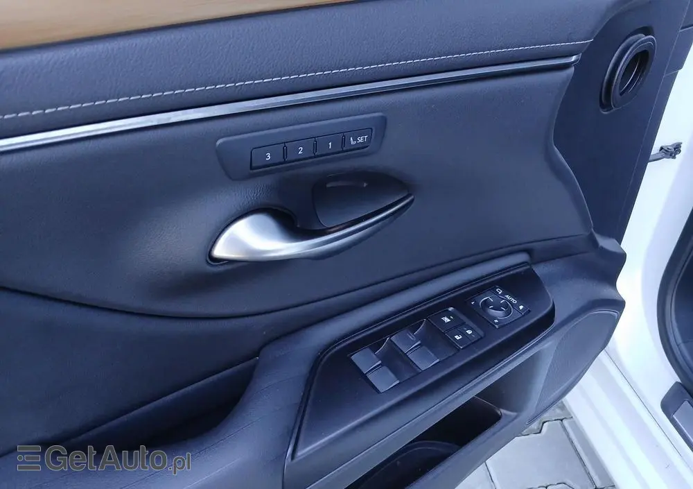 LEXUS ES 300h Prestige