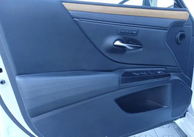 LEXUS ES 300h Prestige