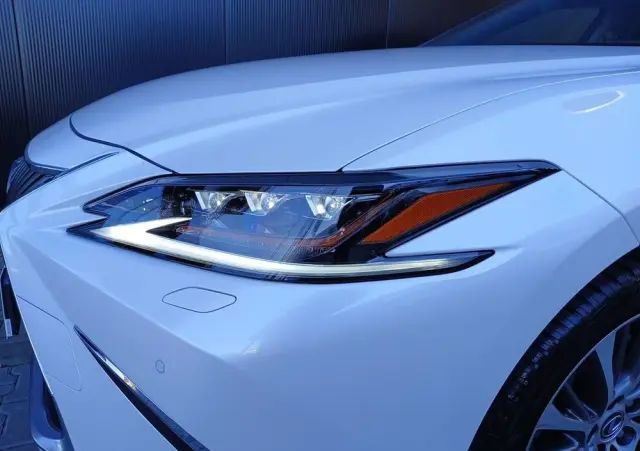 LEXUS ES 300h Prestige