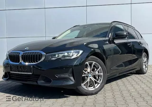 BMW Seria 3 330e xDrive M Sport sport