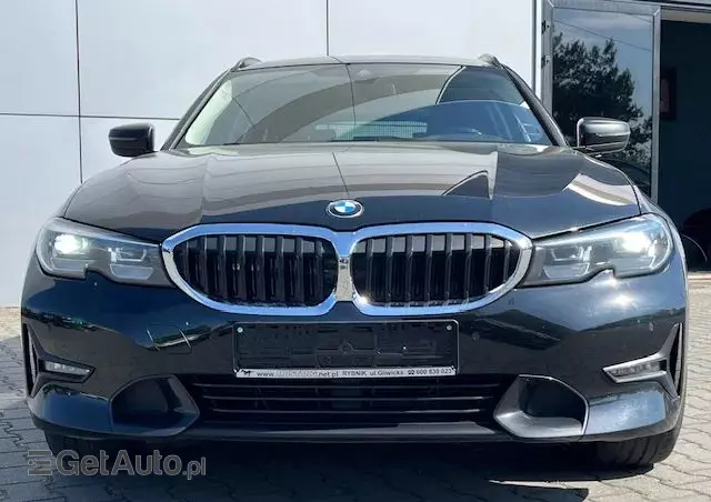 BMW Seria 3 330e xDrive M Sport sport