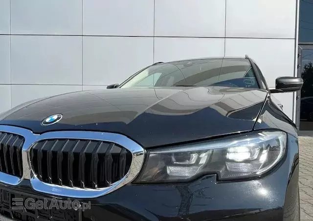 BMW Seria 3 330e xDrive M Sport sport