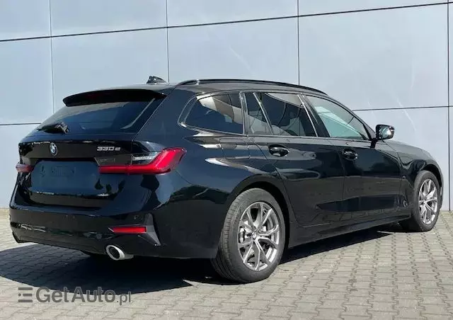 BMW Seria 3 330e xDrive M Sport sport