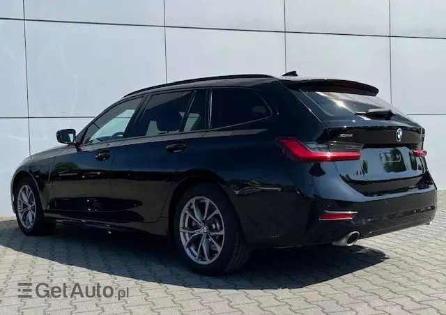 BMW Seria 3 330e xDrive M Sport sport