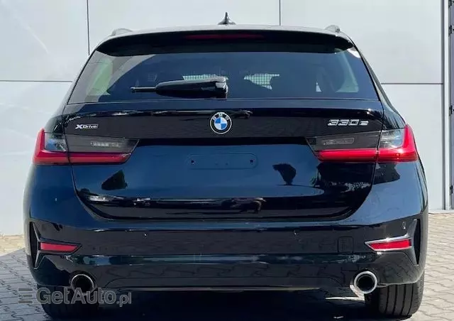 BMW Seria 3 330e xDrive M Sport sport