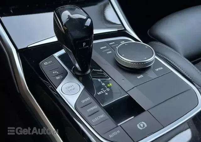 BMW Seria 3 330e xDrive M Sport sport