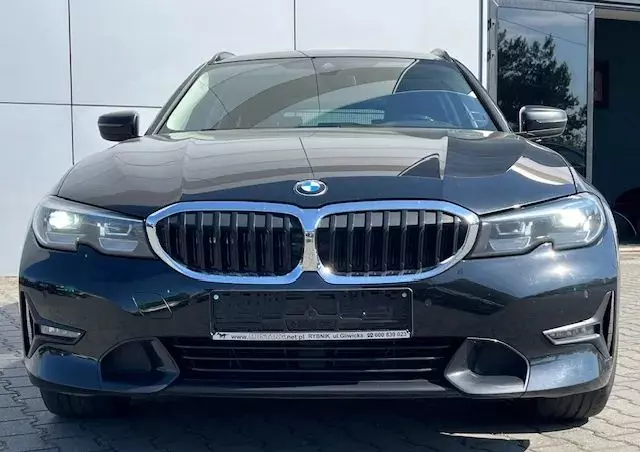 BMW Seria 3 330e xDrive M Sport sport