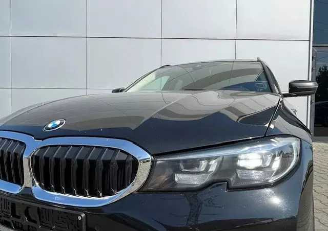 BMW Seria 3 330e xDrive M Sport sport